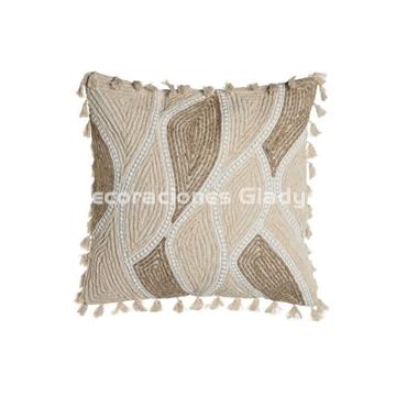 COJIN  BORDADO A MANO - Imagen 1