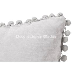 COJIN POMPONETES GRIS CLARO - Imagen 2