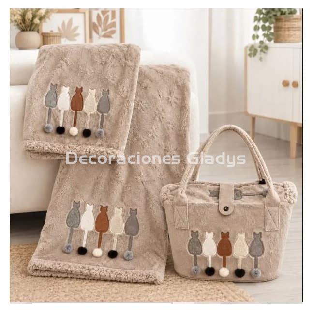 PLAID CATS - Imagen 1